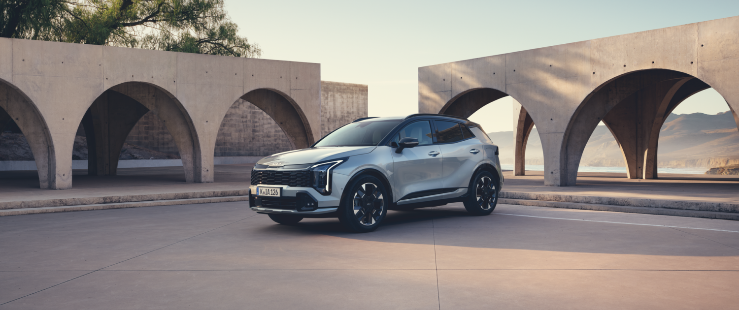 SPORTAGE_HEV_GTL_MY26_BS_34Front_CMYK (2)